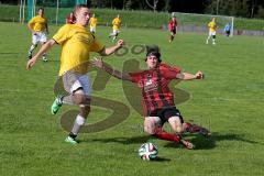 Kreisklasse - SV Zuchering - FC Hettenshausen -  Baal Leo #10 gelb Zuchering - Mathees Chris #5 rot Hettenshausen - Foto: Jürgen Meyer
