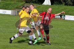 Kreisklasse - SV Zuchering - FC Hettenshausen -  Baal Leo #11 gelb Zuchering - Haas Nico #11 gelb Zuchering - Schreiber Martin #12 rot Hettenshausen - Foto: Jürgen Meyer