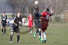 Bezirksliga Oberbayern - TSV Baar/Ebenhausen - SV Sulzemoos - Alexander Mack schwarz Baar/Ebenhausen - Rene Röhrl rot Sulzemoos - Foto: Jürgen Meyer