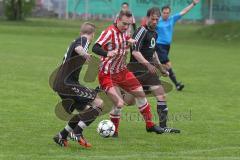 Kreisliga - TSV Baar Ebenhausen - FC Hepberg - Schneider Berthold #9 rot Hepberg - Zimmernann Fabian #3 schwarz Baar Ebenhausen -  Foto: Jürgen Meyer