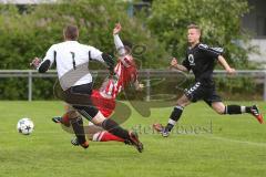 Kreisliga - TSV Baar Ebenhausen - FC Hepberg - Lushi Atdhedon #7 rot Hepberg - Wulf Tobias Torwart Baar-Ebenhausen - Burghard Dominik #2 schwarz Baar-Ebenhausen - Foto: Jürgen Meyer