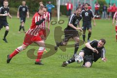 Kreisliga - TSV Baar Ebenhausen - FC Hepberg - Schneider Berthold #9 rot Hepberg - Mack Alexander '4 schwarz Baar Ebenhausen am Boden -  Foto: Jürgen Meyer