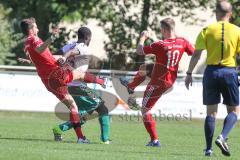 Fußball Bezirksliga - TSV Baar/Ebenhausen - TSV Erding -  Maximilian Beck rot #7 Baar/Ebenhausen - Andreas Lutschnikov #10 rot Baar/Ebenhausen - Yemi Oyewole #13 weiß Erding - Foto: Jürgen Meyer