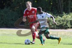 Fußball Bezirksliga - TSV Baar/Ebenhausen - TSV Erding -  Dominik Burghardt rot Baar/Ebenhausen - Yusuph Badmus weiß Erding - Foto: Jürgen Meyer