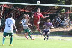 Fußball Bezirksliga - TSV Baar/Ebenhausen - TSV Erding -  Nico Kreitmayr rot Baar/Ebenhausen - Ibrahim Aydemir weiß #9 Erding - Manuel Kirner Torwart Baar/Ebenhausen - Foto: Jürgen Meyer