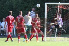 Fußball Bezirksliga - TSV Baar/Ebenhausen - TSV Erding -  Anto Bonic weiß beim Kopfball Erding - Nico Kreitmayr rot #5 Baar/Ebenhausen - Manuel Kirner Torwart Baar/Ebenhausen - Foto: Jürgen Meyer