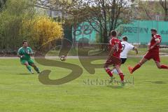 Herren / Kreisliga / Kreis Donau/Isar - TSV Baar-Ebenhausen - TSV Kösching - Felix Olbrich weiss #9 Baar-Ebenhausen mit einer Torchance - Andreas Mayer Torwart Kösching - Moritz Hartmann #4 rot Kösching - Fabian Rotte #5 rot Kösching - Foto: Jürgen Meyer