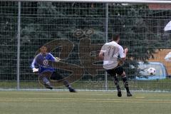 Kreisliga - TSV Gaimersheim - TSV Baar Ebenhausen - Hüttinger Denis #11 Gaimersheim trifft durch Elfmeter zum 1:0 - Kirner Manuel Torwart Ebenhausen -  Foto: Jürgen Meyer