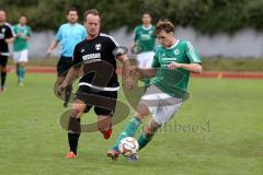 Kreisliga - TSV Gaimersheim - FC Geisenfeld - Peter Dörfler schwarz Gaimersheim - Oliver Ploch grün Geisenfeld -  Foto: Jürgen Meyer