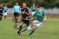 Kreisliga - TSV Gaimersheim - FC Geisenfeld - Peter Dörfler schwarz Gaimersheim - Oliver Ploch grün Geisenfeld -  Foto: Jürgen Meyer
