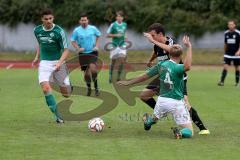 Kreisliga - TSV Gaimersheim - FC Geisenfeld - Franz Reinwald schwarz Gaimersheim - Patrick Valentin grün Geisenfeld -  Foto: Jürgen Meyer