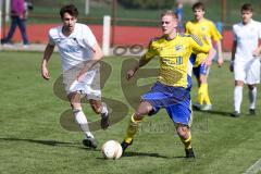 Fußball - Kreiskliga 1 - TSV Großmehring - TSV Ober/Unterhaunstadt - Maximilian Samweber gelb Großmehring - Foto: Jürgen Meyer