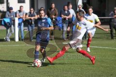 Kreisliga 1 - TSV Großmehring - SV Kasing - Christian Hartwig weiss Kasing - Thomas Lorenz blau Grossmehring - Foto: Jürgen Meyer