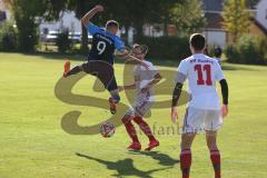 Kreisliga 1 - TSV Großmehring - SV Kasing - Lukas Haas Christensen blau Grossmehring - Christian Hartwig weiss Kasing - Foto: Jürgen Meyer