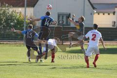 Kreisliga 1 - TSV Großmehring - SV Kasing - Tobias Mayr blau Grossmehring - Patrick Lücking Torwart Kasing - Foto: Jürgen Meyer