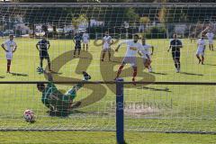 Kreisliga 1 - TSV Großmehring - SV Kasing - Fabian Reichenberger Kasing verwandelt einen Elfmeter - Stefan Kern Torwart Grossmehring - Foto: Jürgen Meyer