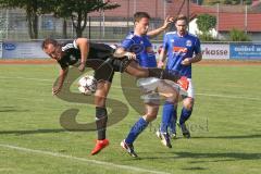 Fußball - Sparkassenpokal - TSV Reichertshofen - TSV Gaimersheim - Peter Dörfler schwarz Gaimersheim - Matthias Zimmermann blau Reichertshofen - Foto: Jürgen Meyer