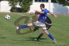 Fußball - Sparkassenpokal - TSV Reichertshofen - TSV Gaimersheim - Franz Reinwald schwarz Gaimersheim - Wenzel Nieder blau Reichertshofen - Foto: Jürgen Meyer