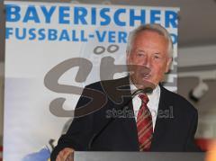 Bayernliga Tagung im VIP Zelt FC Ingolstadt 04 - Dr. Andreas Schleef