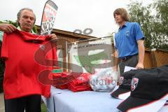 Golfturnier - FC Ingolstadt Cup - Ausgabe der Shirts