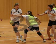 Damen Handball - TSV Gaimersheim - TSV Wartenberg - Kristina Höfler versucht einen Torwurf