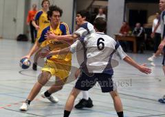 Herren Handball - HG Ingolstadt - TSV Schleißheim - Harald Hochmuth kämpft sich durch die Abwehr