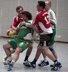 Handball HG Ingolstadt - TSV Mainburg 05.04.08 - wer verliert steigt ab - Tobias Amann immer gefährlich vor dem Tor wird immer zu zweit am Werfenb gehindert