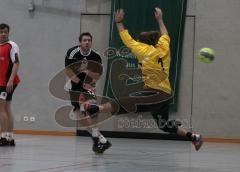 Handball - HG Ingolstadt - TSV Rottenburg - Ulrich Preßler wirft ein Tor