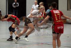Handball - Damen - HG Ingolstadt - Günzburg - Marina Rahm ab durch die Mitte