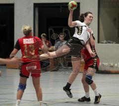 Handball - Damen - HG Ingolstadt - Günzburg - Eva Binner setzt sich durch