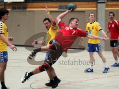 Handball Herren - MTV Ingolstadt - MTV Pfaffenhofen - Robert Napast kommt durch und wirft ein Tor