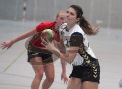 Damen Handball - HG Ingolstadt - Oberhausen - Sarah Geier kämpft sich durch