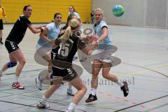 Handball Landesliga Damen HG Ingolstadt-Walkenhofen Melanie Pschmann beim Passen Foto: Juergen Meyer