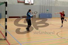 Handball Bezirksliga DJK Ingolstadt - TSV Gaimersheim Mayr Anna-Maria beim Wurf  (DJK) Foto: Juergen Meyer