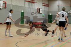 Handball Bezirksliga DJK Ingolstadt - TSV Gaimersheim Eckerlein Barbara wird gefoult (DJK) Foto: Juergen Meyer