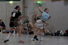 Handball Landesliga Damen HG Ingolstadt-Walkenhofen Bilgit Schotterer beim Wurf Foto: Juergen Meyer