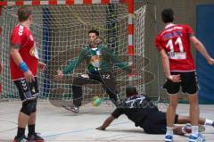 Handball Herren BOL - MTV Ingolstadt - TSV Indersdorf - Roland Demian im Tor kann den Ball nicht halten