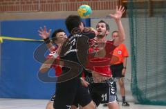 Handball Herren BOL - MTV Ingolstadt - TSV Indersdorf - rechts Oriol Mas versucht den Ball zu stoppen