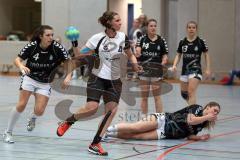 Handball Damen - HG Ingolstadt - HSG Würm-Mitte - mitte (4) Franziska Benick schnappt sich den Ball und wirft zum Tor