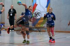 Handball Damen Landesliga Bayern - HG Ingolstadt - ESV Neuaubing - Mel Pöschmann wirft ein Tor, rechts Lisa Günther