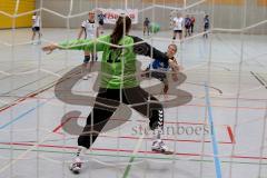 Handball Damen - HG Ingolstadt/Frauen - TSV Schleißheim - Melanie Pöschmann #10 HG Ingolstadt  beim 7 Meter Theresa Bauer Torfrau Schleißheim - Foto: Jürgen Meyer