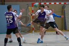 Herren Handball BOL - MTV Ingolstadt - TSV Mainburg - Kampf um den Ball, rechts Andrei Macovei (15 MTV) und mitte Gerd Knuff (5 MTV)