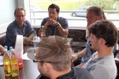 Inline-Hockey WM - Pressekonferenz - von links Ecki Schindler Leitung ZOK, Bernhard Enzinger, Nationalcoach Georg Schorsch Holzmann, Stephan Daschner und Thomas Greilinger von hinten