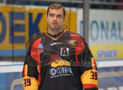 Inline Hockey-WM in Ingolstadt - Eröffnungsspiel - Deutschland gegen Slowenien 7:5 - Thomas Greilinger bei der Nationalhymne