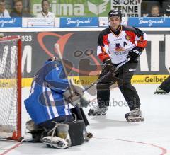 Inline Hockey-WM in Ingolstadt - Deutschland - Finnland 7:1 - Thomas Greilinger stoppt am Torwart