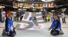 Inline Hockey-WM in Ingolstadt - Eröffnungsspiel - Deutschland gegen Slowenien 7:5 - Das offizielle Logo des Inline Weltverbandes IIHF