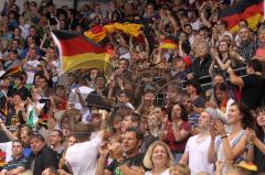 Inline WM - Finale - Deutschland - Kanada - Fans Jubel Fahnen