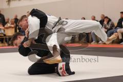 Judo - 2. Bundesliga - Männer - Saison 2024/25 - Judo - ESV Ingolstadt - Rüsselsheim-  - Georg Buschmann schwarz ESV - Ian Störmer weiss Rüsselsheim - Foto: Meyer Jürgen