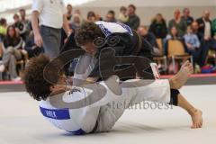 Judo - 2. Bundesliga - Männer - Saison 2024/25 - Judo - ESV Ingolstadt - Rüsselsheim-  - Jonas Holtman schwarz ESV - Nikita Hrek weiss Rüsselsheim - Foto: Meyer Jürgen