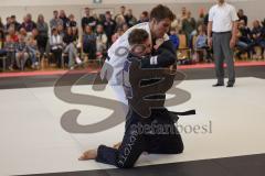 Judo - 2. Bundesliga - Männer - Saison 2024/25 - Judo - ESV Ingolstadt - Rüsselsheim-  - Christopher Sommer schwarz ESV - Daniel Goral weiss Rüsselsheim - Foto: Meyer Jürgen